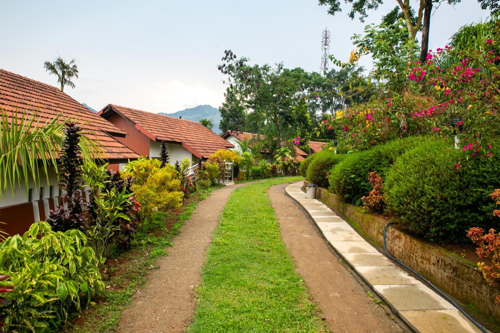 Pranavam Resort & Spa Tariyod Exterior photo